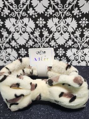Adorn Kids Cream Leopard Plush Bow Headband